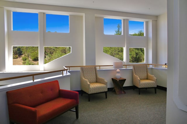 Foothill_Village_Seating